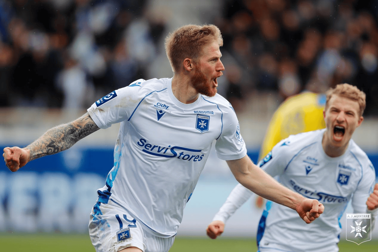 九游游戏大全包含冲刺阶段西甲焦点战，摩纳哥完成扳平良机，气氛紧张，团队化学反应显著的词条