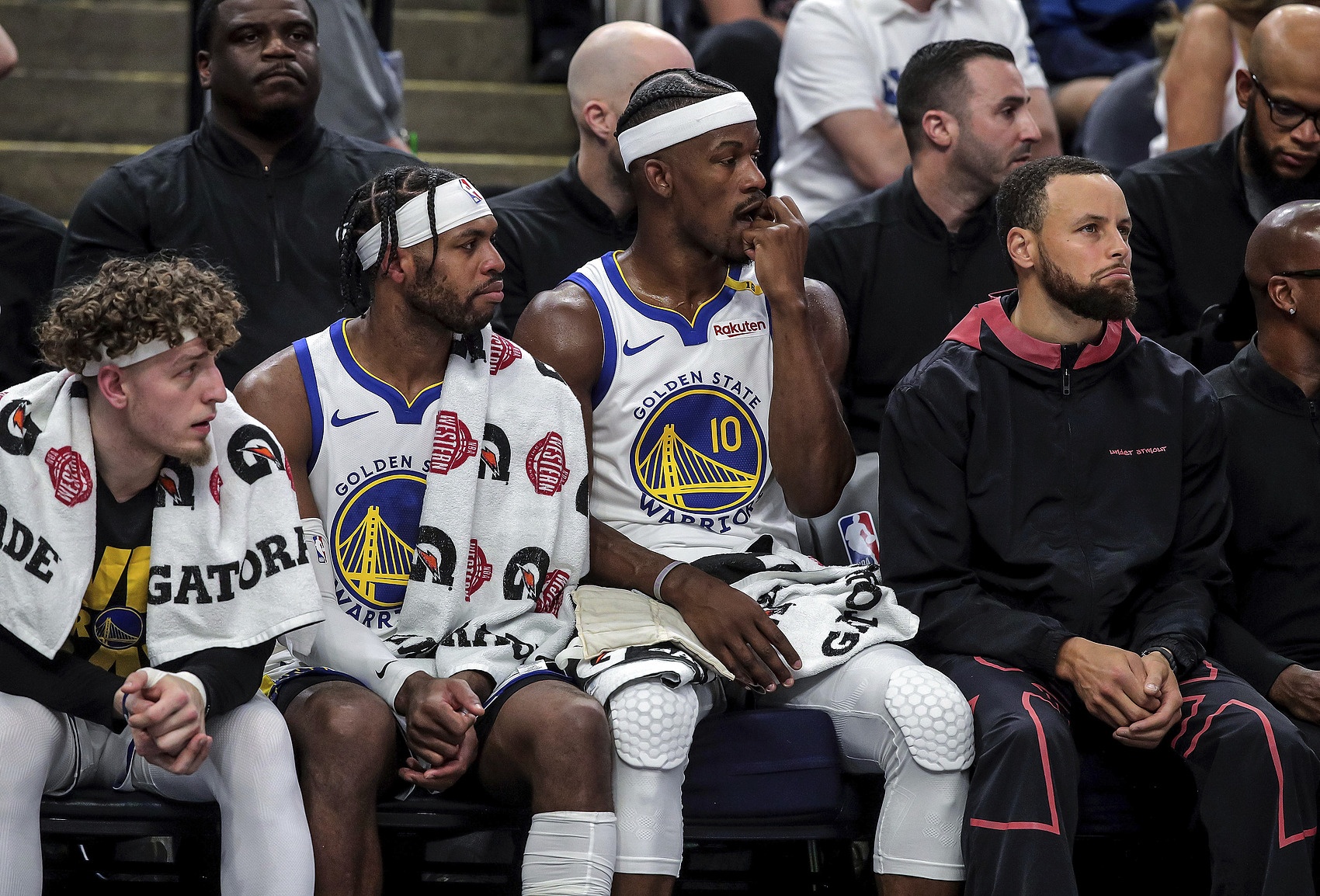 九游网页版游戏中心金州勇士赛前战术微调，志在意甲名次提升，气氛紧张，阵容厚度经受考验的简单介绍